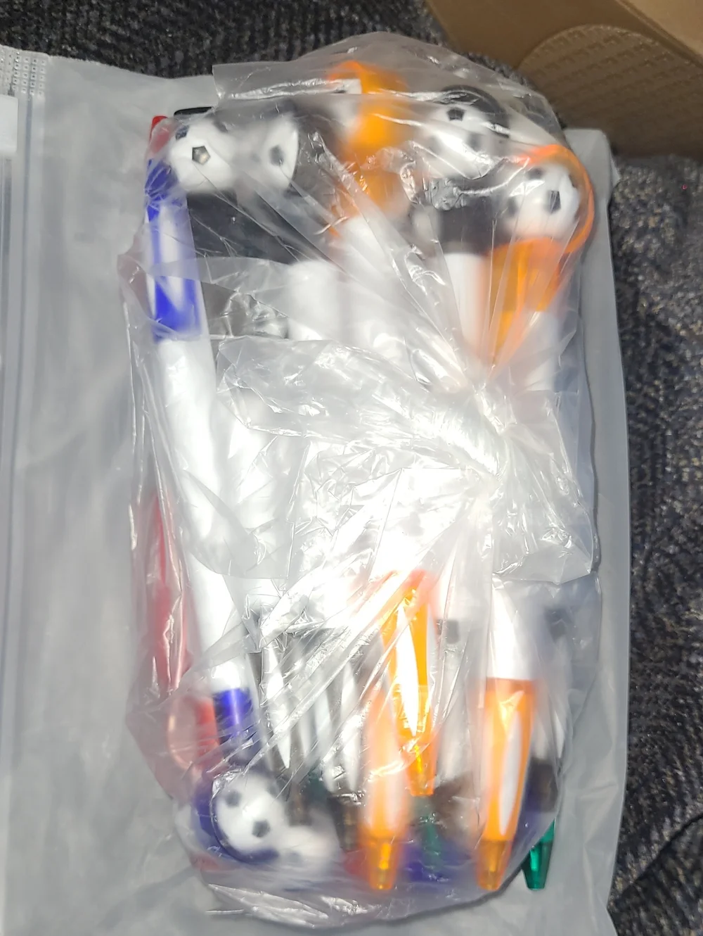 New! Set of 20 Soccer party favor sports pens set in 5 colors with black ink